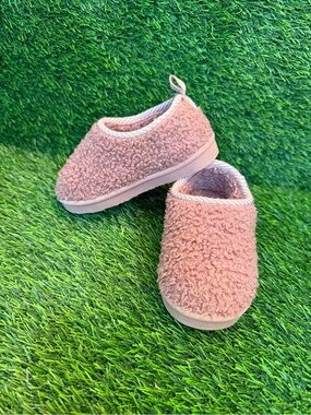 Pawn Cozy Pink Sherpa Clog Slippers size 7/8 c children